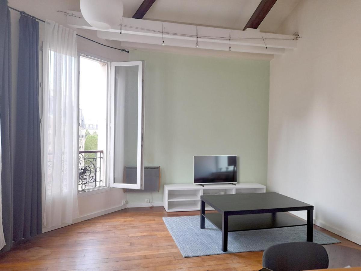 Un Appartement Typique Parisien / A Typical Parisian Apartment Bagian luar foto