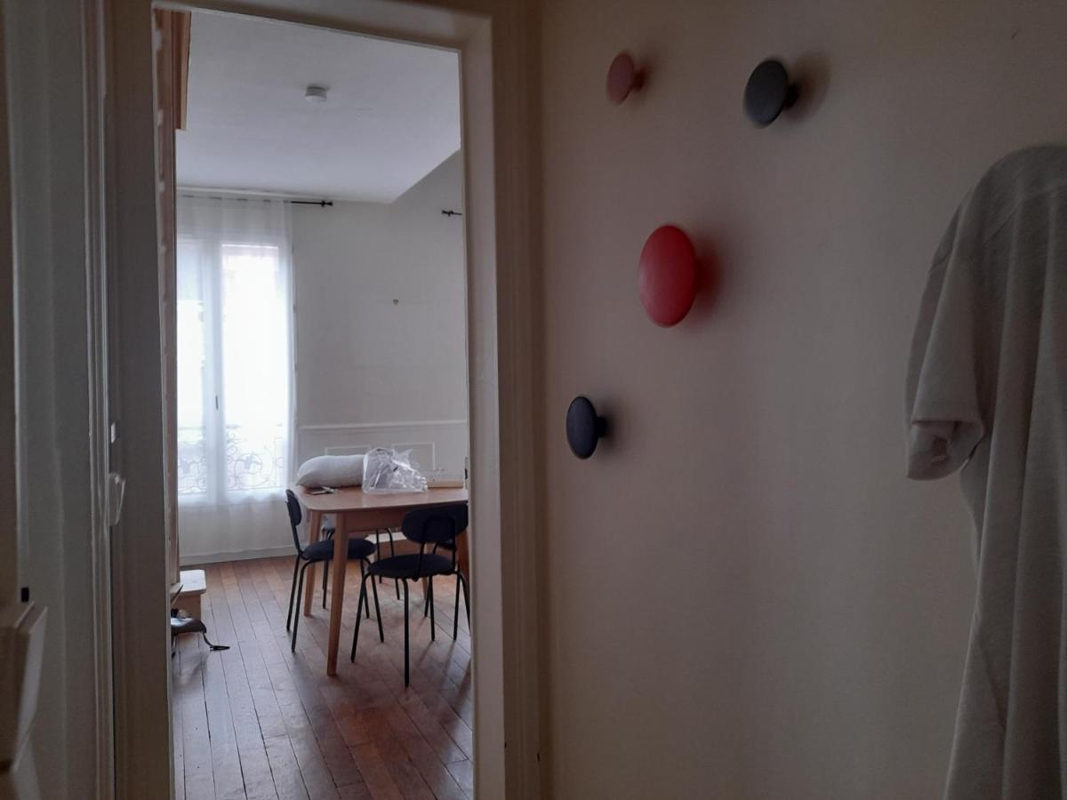 Un Appartement Typique Parisien / A Typical Parisian Apartment Bagian luar foto